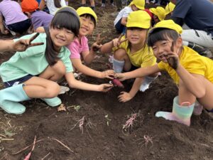 いも掘り遠足(幼児組)